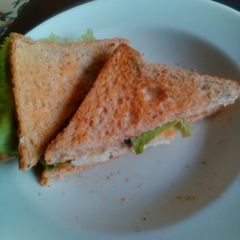 A picture of Egg and vegetable sandwich.