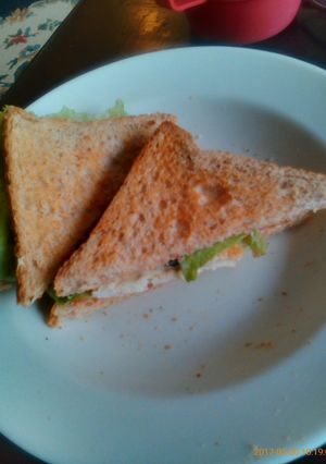 A picture of Egg and vegetable sandwich.
