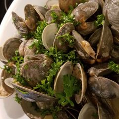 A picture of Mimi's Clams & Garlic.