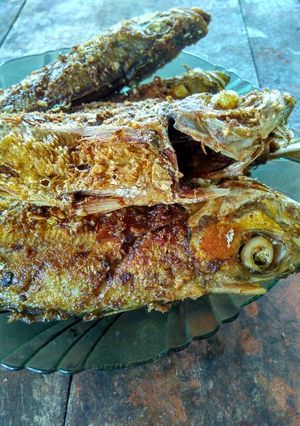 Foto resep Kembung Goreng Kering Bumbu Kuning