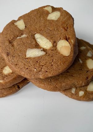 A picture of Brunkager - Danish gingerbread and almond bikkies.