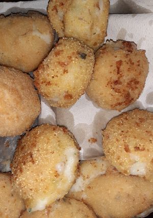 Una foto de Croquetas de papa rellena