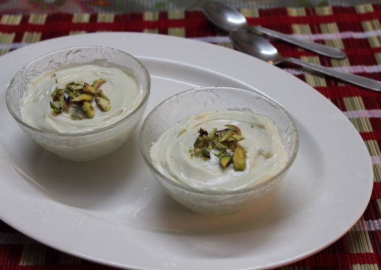 Home made Elaichi Shrikhand