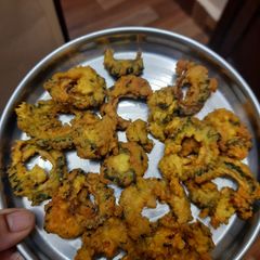 A picture of Bitter melon pakoda.