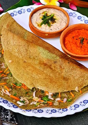 A picture of Pesarattu or Green Moong Dosa.