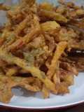 Aloo piyaz k pakoray