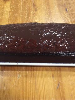 Una foto de Bizcocho de chocolate con cobertura (Thermomix)