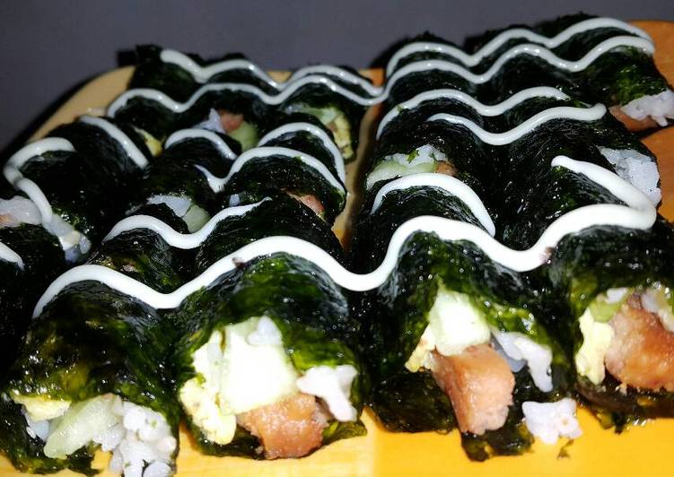 Simple Way to Make Delicious Spam and Egg Sushi Roll