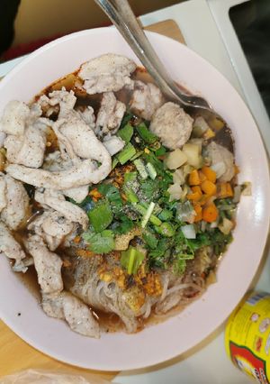 รูปของ ก๋วยเตี๋ยวหมูเด้งเส้นเล็ก