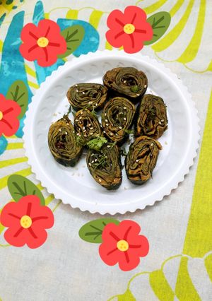 अरबी के पत्तों के पकौड़े (Arbi ke patto ke pakode recipe in Hindi) रेसिपी मुख्य फोटो