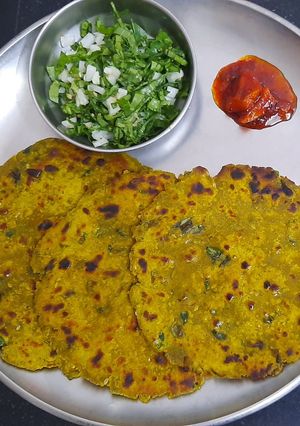 A picture of Bajri methi dhebra.