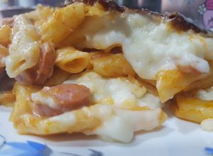 Una foto de Macarrones con Bechamel al horno!!🍝🍴