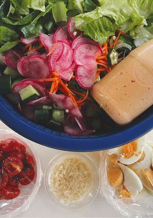 รูปของ สลัดผักน้ำสลัดกิมจิมายองเนส🥗🍋🥬มะเขือเทศย่าง🍅