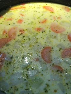 Tejszínes karalábéleves recept fotója