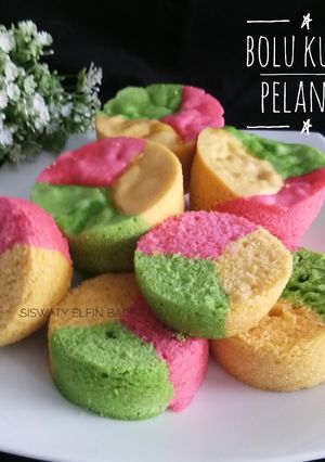 Foto resep Bolu Kukus Pelangi