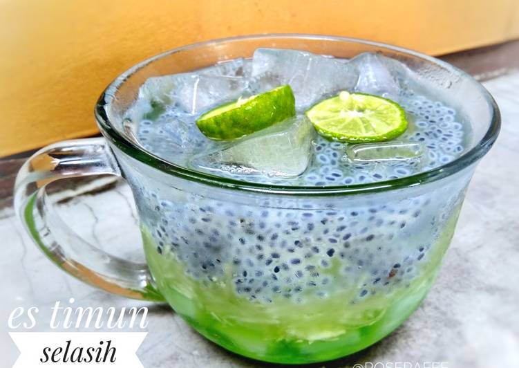 Langkah Mudah untuk Membuat 🌼 Es timun selasih yang Menggugah Selera