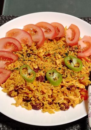 Kolbászos,tojásos, zöldséges rizses egytálétel gluténmentesen recept fotója