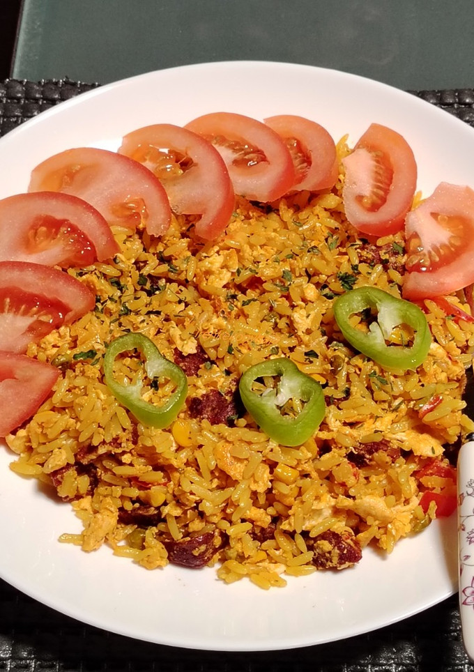 Kolbászos,tojásos, zöldséges rizses egytálétel gluténmentesen recept fotója