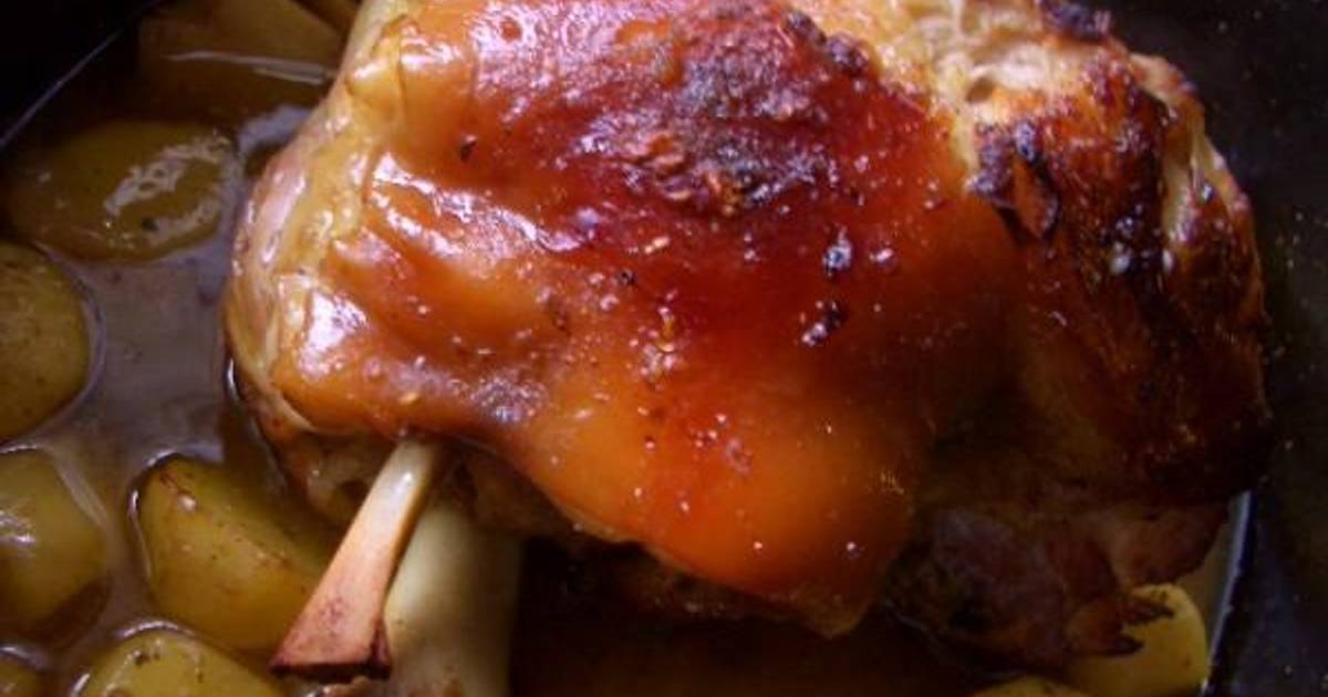 Pork shank in the Dutch oven Recipe by Cookpad Greece Cookpad