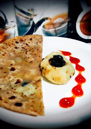 A picture of Aloo paratha.
