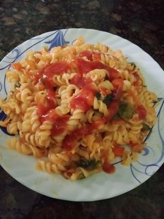 पास्ता (pasta recipe in Hindi) रेसिपी मुख्य फोटो