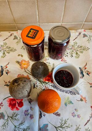 Céklasaláta naranccsal és aszalt szilvával recept fotója