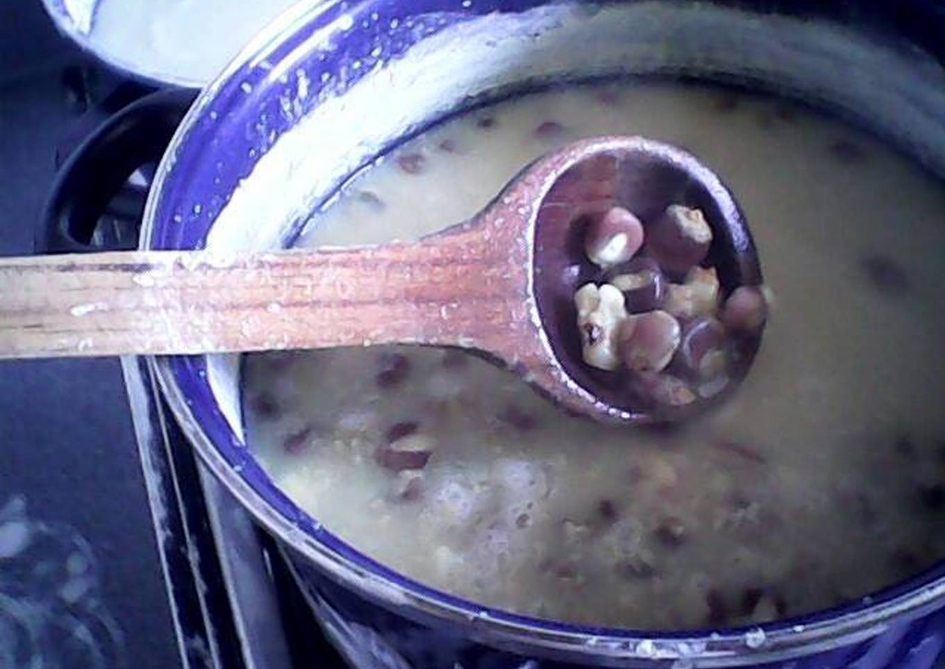 Pozole de maíz azul o rojo con champiñones