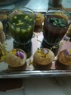 પાણીપુરી (Panipuri Recipe In Gujarati) રેસીપી મુખ્ય ફોટો