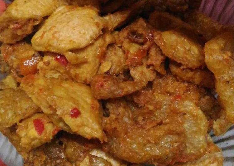Krupuk kulit sapi, tahu & tempe sambel merah