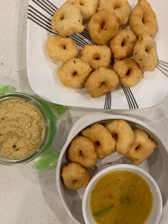 મેંદુ વડા (Medu Vada Recipe In Gujarati) રેસીપી મુખ્ય ફોટો