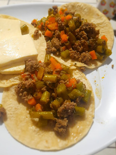 Una foto de Picadillo de vainica y zanahoria con carne molida