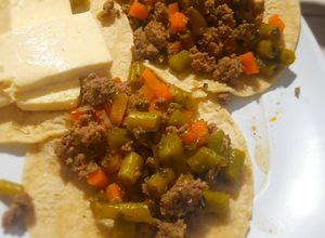Una foto de Picadillo de vainica y zanahoria con carne molida