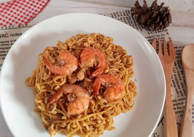 Resep Mie Goreng Seafood Ala Solaria Oleh Selvia Oktaviani Cookpad