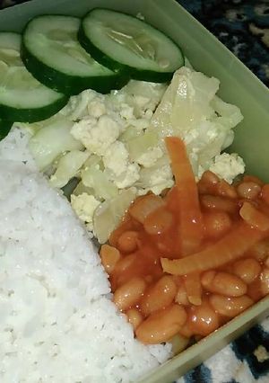Foto resep Bekal anak kos 😎 egg cabbage stir fry&tumis kacang tomat pedas