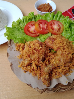 Foto resep Ayam Goreng Kremes Ala Mbok Berek
