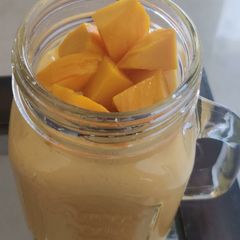 Mango lassi A picture of Mango lassi.