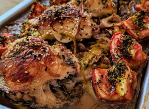 Una foto de Pollo al horno con verduras