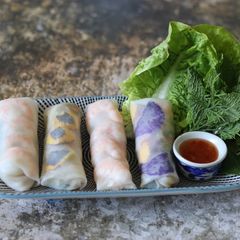 A picture of Vietnamese summer rolls 🌈.