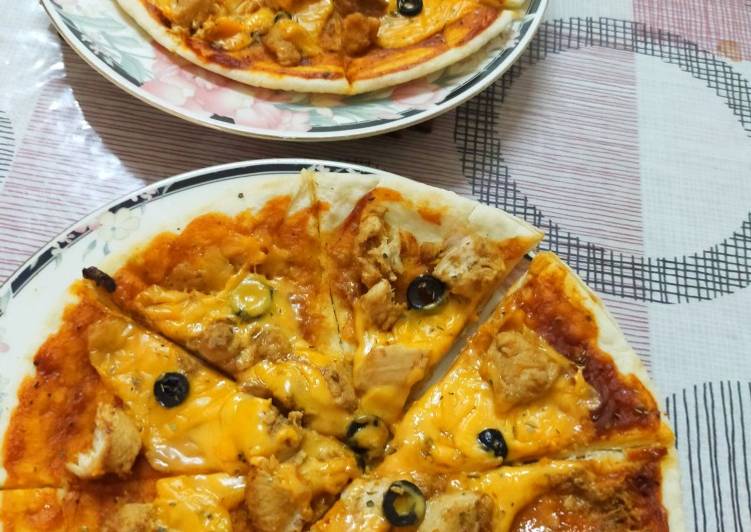 How to Prepare Ultimate Instant chicken Tikka Pizza in frying pan