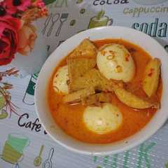 A picture of Sayur tahu telur kuah santan.
