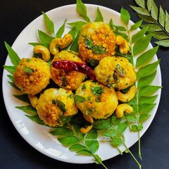 A picture of Sooji Balls.