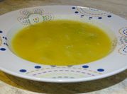 Una foto di zuppa di sedano