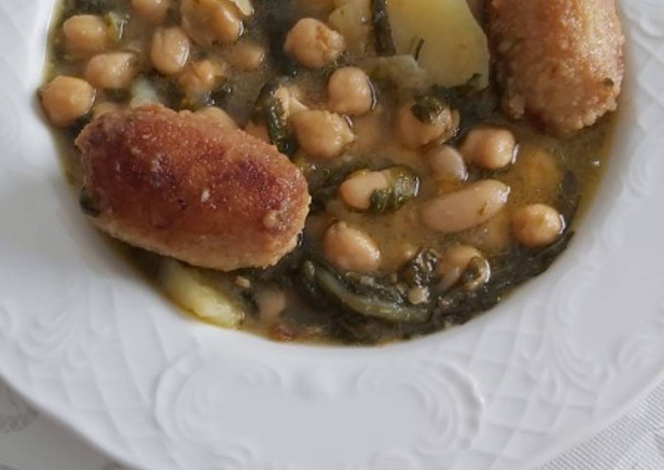 Potaje de acelgas con albóndigas de gamba y merluza