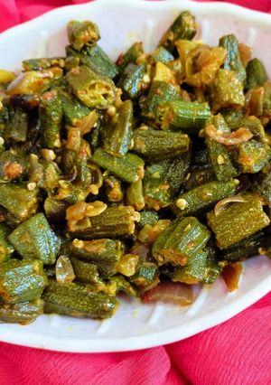 A picture of Okra Do pyaza.