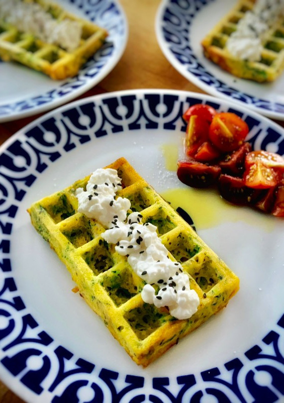 Una foto de Gofre de calabacín con queso cottage