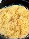 Esparguete ao molho cremoso de queijo