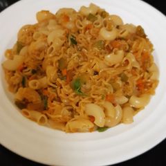 A picture of Maggi pasta.
