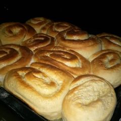 A picture of Yema rolls.