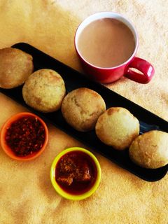 बनाना पुरी (banana puri recipe in marathi) रेसिपी चे मुख्य फोटो