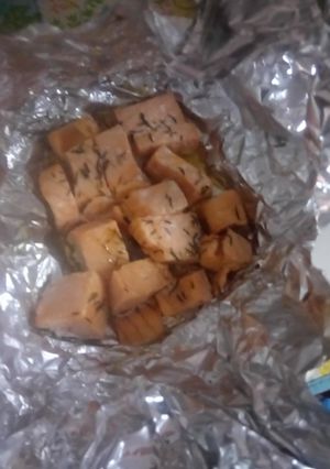 Una foto de Salmón en finas hierbas al horno